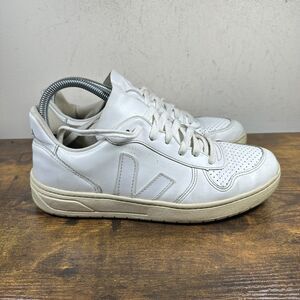 Veja V-10 White Lace Up Athletic Shoes Sneakers Women's Size 9